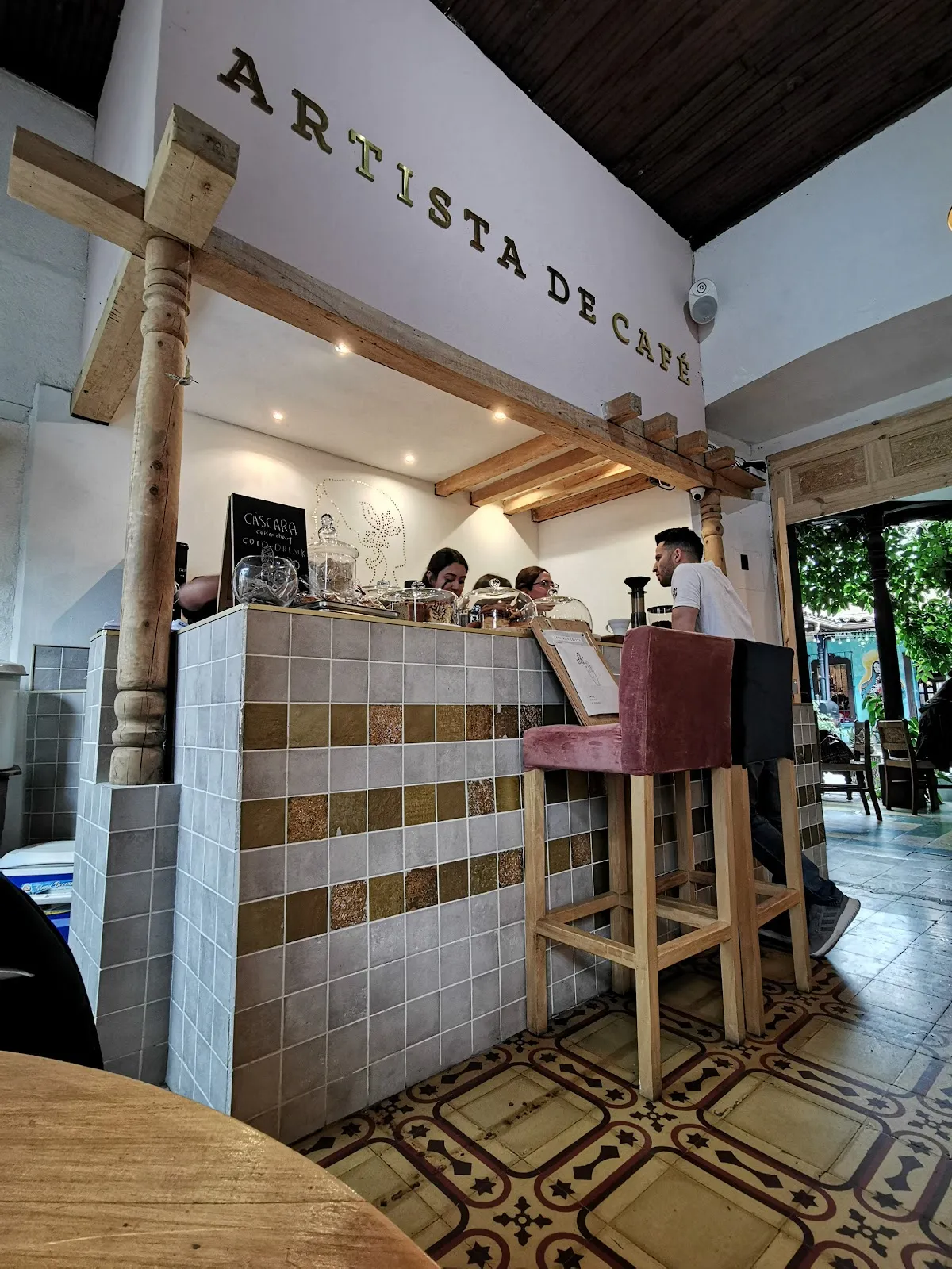 Artista de Café: Trendy Coffee Shop en Antigua Guatemala