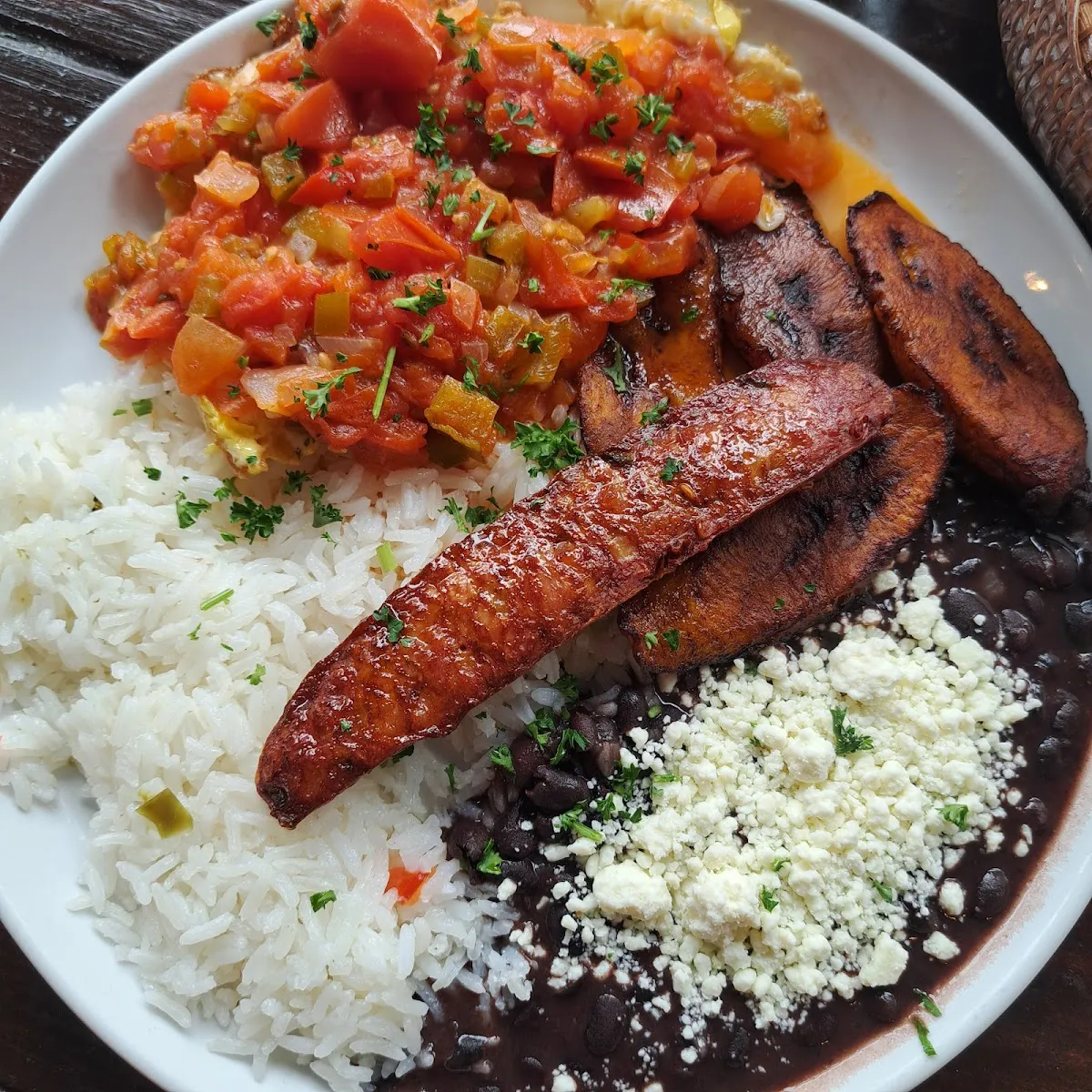 Discover Aurora's Restaurant: The Best Guatemalan Eatery - Hartford, Connecticut - Photo 4