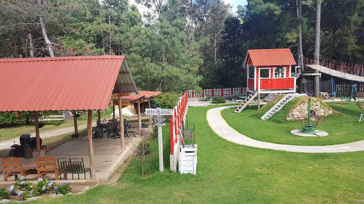 Bonanza La Ponderosa: Tu Rincón Suizo en Tecpán, Guatemala