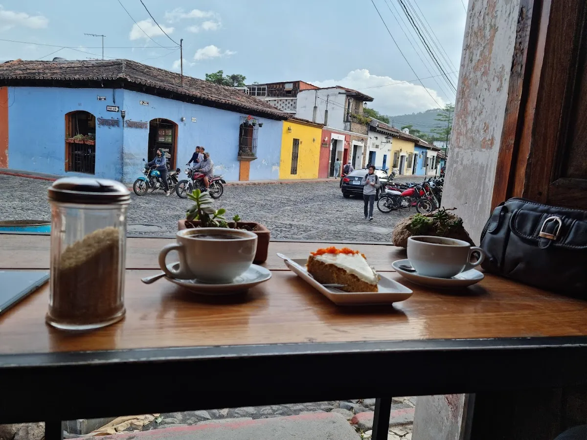 Cafetería Raíz: El Mejor Café en Antigua Guatemala