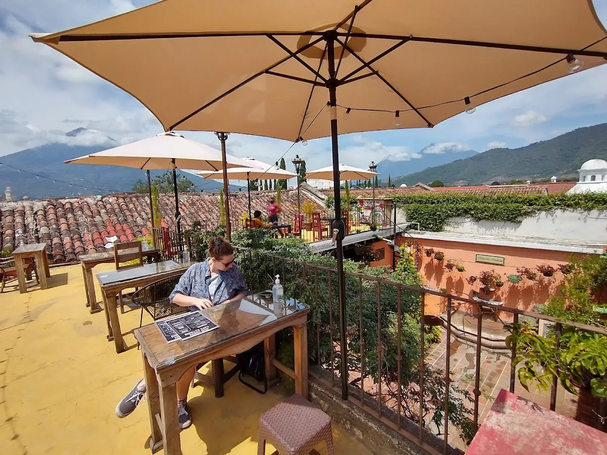 Cafeteria Estudio: Un Legado de Sabor en Antigua