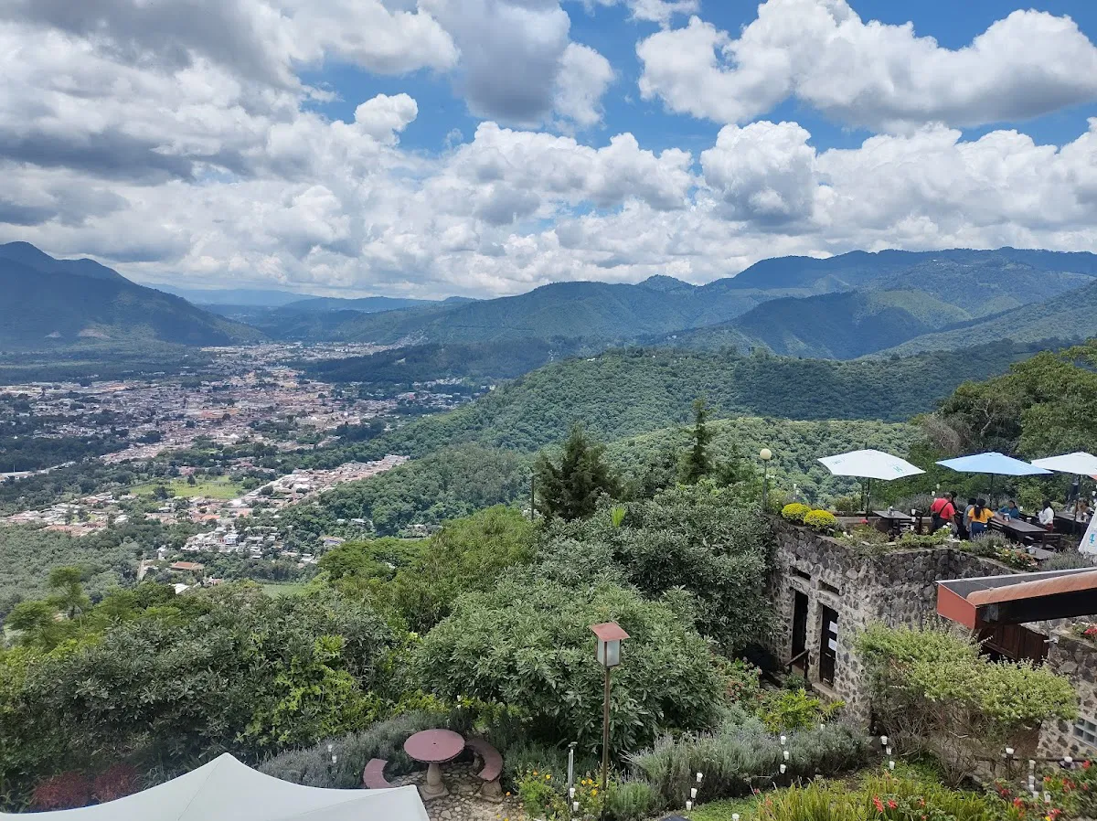 Cerro San Cristóbal: A Dining Gem in San Cristóbal El Alto - San Cristóbal El Alto, Sacatepéquez - Photo 3