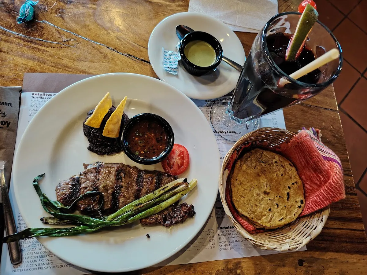 Discover Chichoy: A Culinary Gem in San José - San José Chirijuyú, Chimaltenango - Photo 4