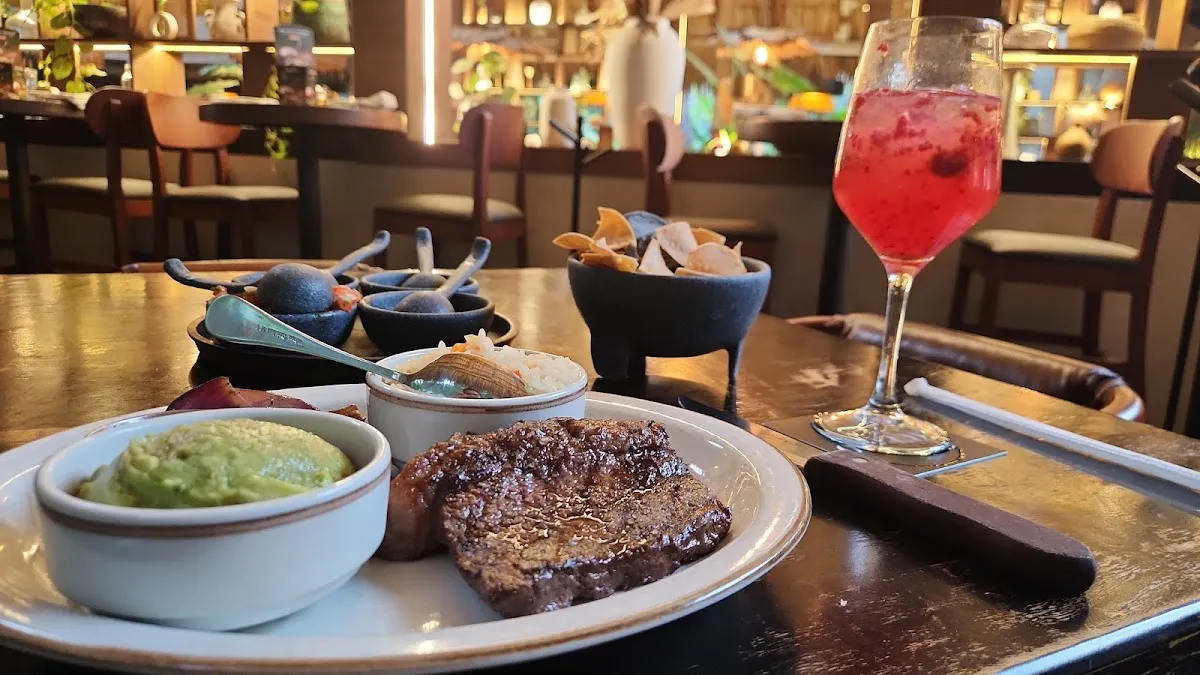 Experience Culinary Bliss at Cielito Lindo Grill - Ciudad de Guatemala, Guatemala - Photo 3