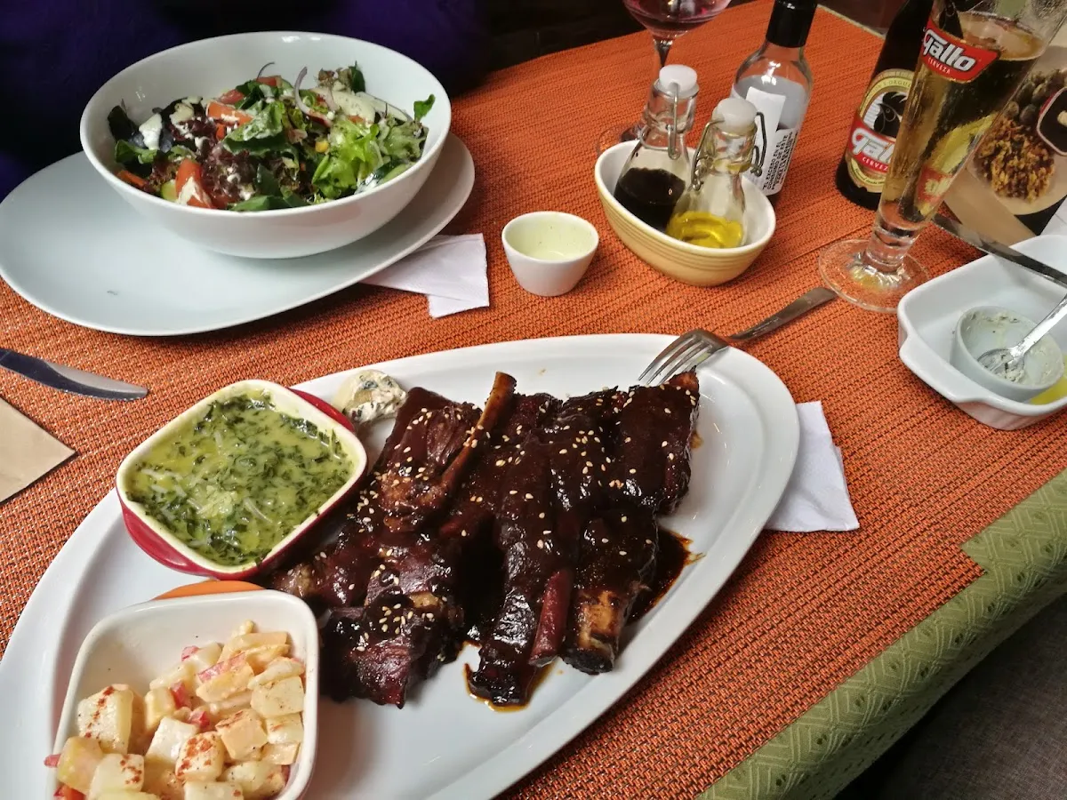 Colibrí Restaurante: Comida Rica en Naturaleza y Diversión