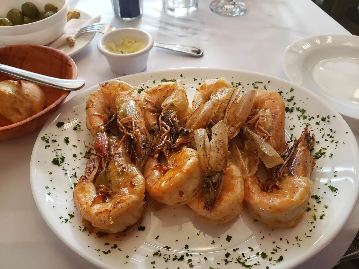 Del Griego • Mykonos Z10: Authentic Greek Dining - Ciudad de Guatemala, Guatemala - Photo 2