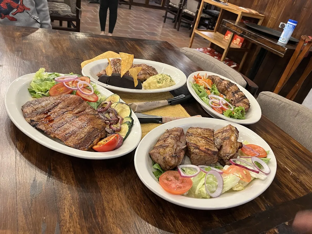 Donde Marios Menu: Delicioso Spot en Guatemala para Todos