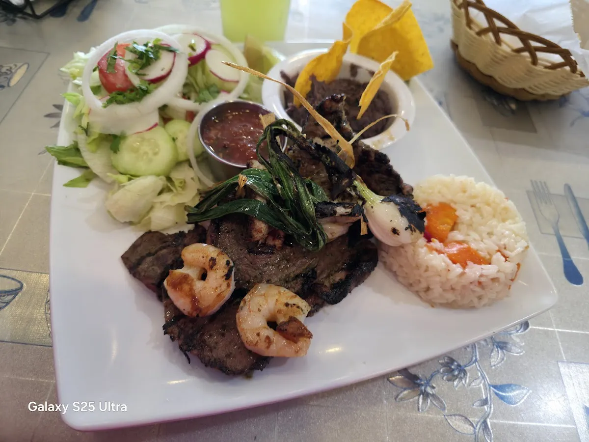 El Chapin Guatemalan Grill & Catering: Authentic Flavors - Durham, North Carolina - Photo 2