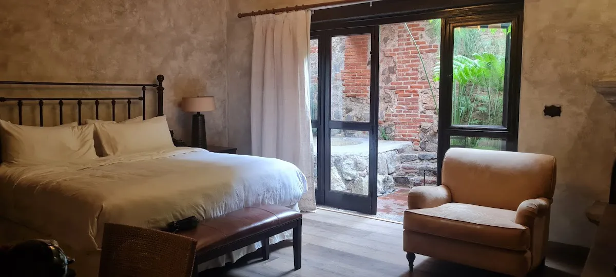 Experience Culinary Excellence at El Convento Boutique Hotel - Guatemala, Sacatepéquez - Photo 2