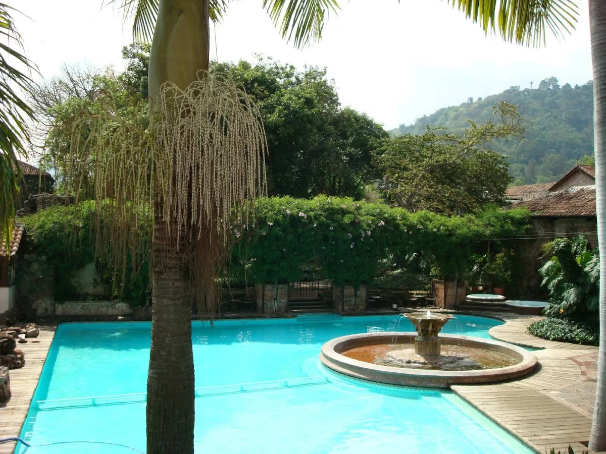 Experience Culinary Excellence at El Convento Boutique Hotel - Guatemala, Sacatepéquez - Photo 3