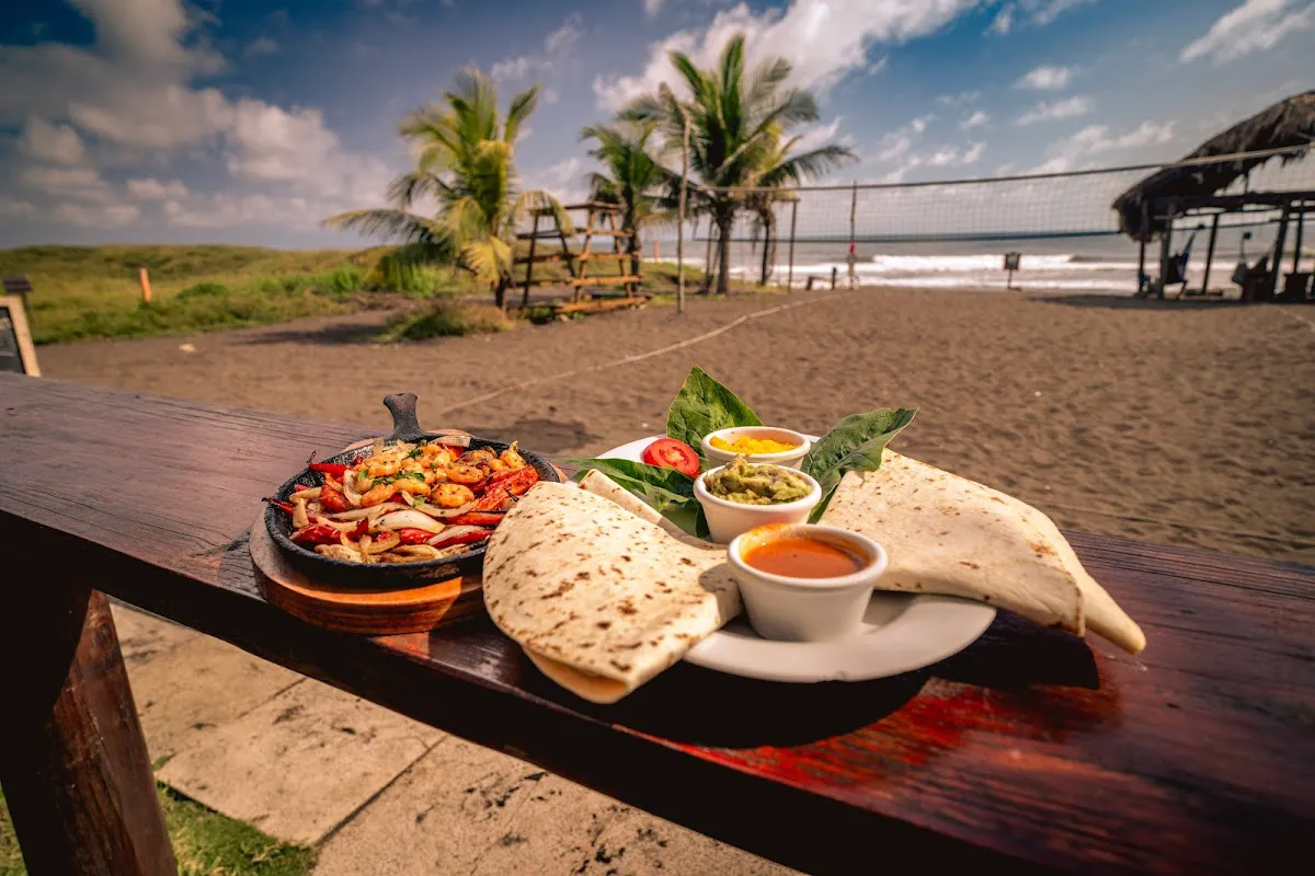 Discover El Paredon Restaurant & Bar Rooftop: The Driftwood Surfer Beachfront Pool - El Paredón Buena Vista, Escuintla - Photo 2