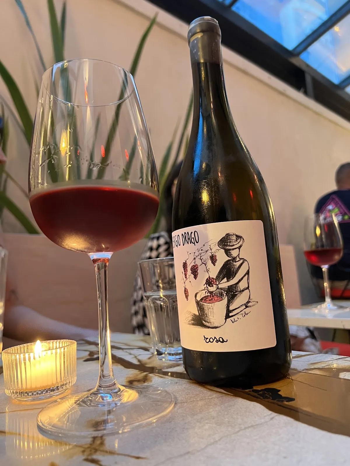 El Vino Crudo San Juan: Sabor Guatemalteco a Domicilio