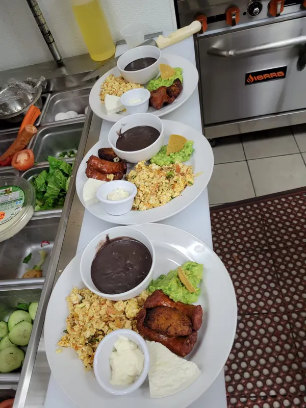 Eterna Primavera: Tu Restaurante Guatemalteco en NJ