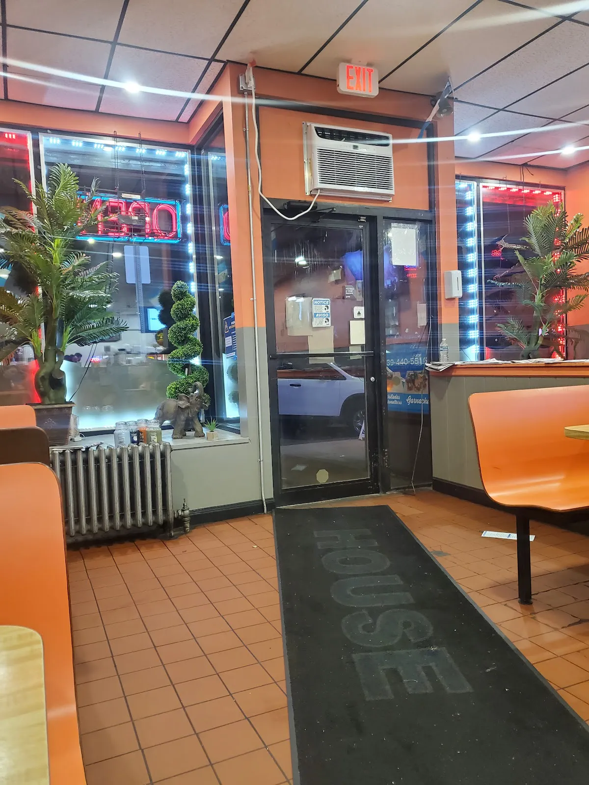 Discover the Flavors of Guatemala Restaurant - Lynn, Massachusetts - Photo 4