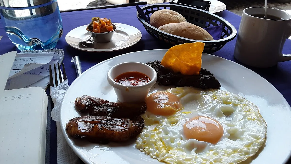 Discover La Casa de las Mixtas: Antigua's Hidden Gem - Antigua Guatemala, Sacatepéquez - Photo 2