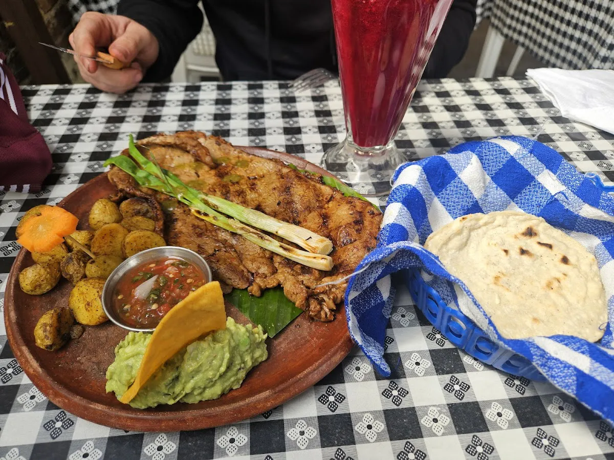 Discover La Casa de las Mixtas: Antigua's Hidden Gem - Antigua Guatemala, Sacatepéquez - Photo 3