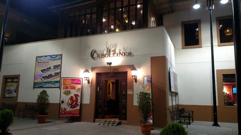 Experience Flavor at Los Cebollines in Xela!