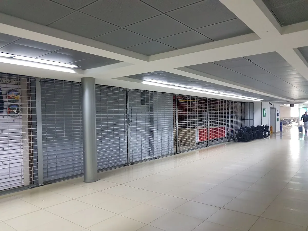 Delicious Bites at PIZZA HUT AEROPUERTO - AEROPUERTO, Guatemala - Photo 4