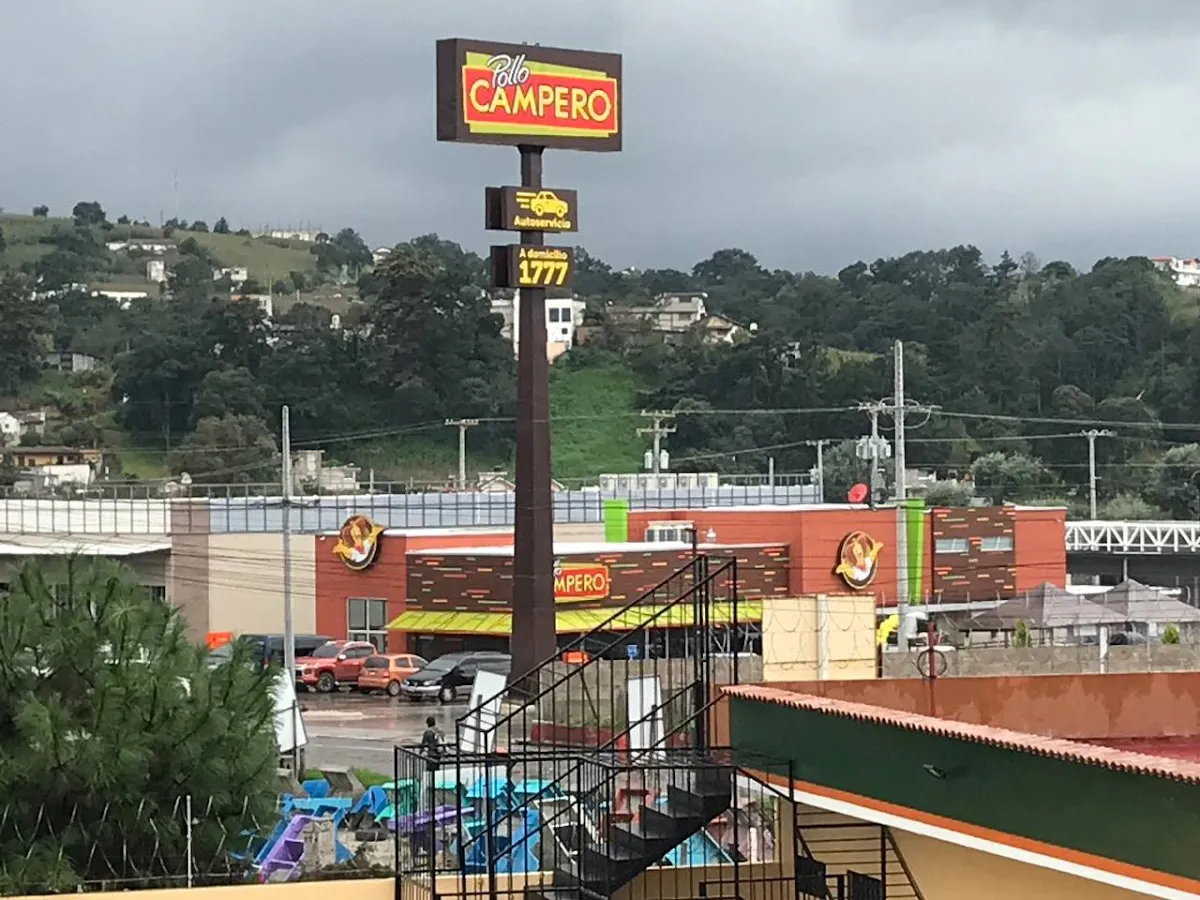 Savor Authentic Flavors at Pollo Campero • Metroplaza 4 Caminos - San Cristóbal Totonicapán, Totonicapán Department - Photo 4