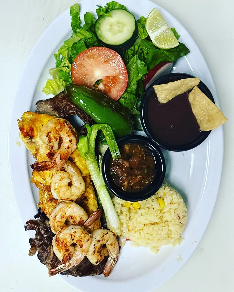 Experience Authentic Flavors at Restaurante Guanaco y Chapin - Phoenix, Arizona - Photo 4