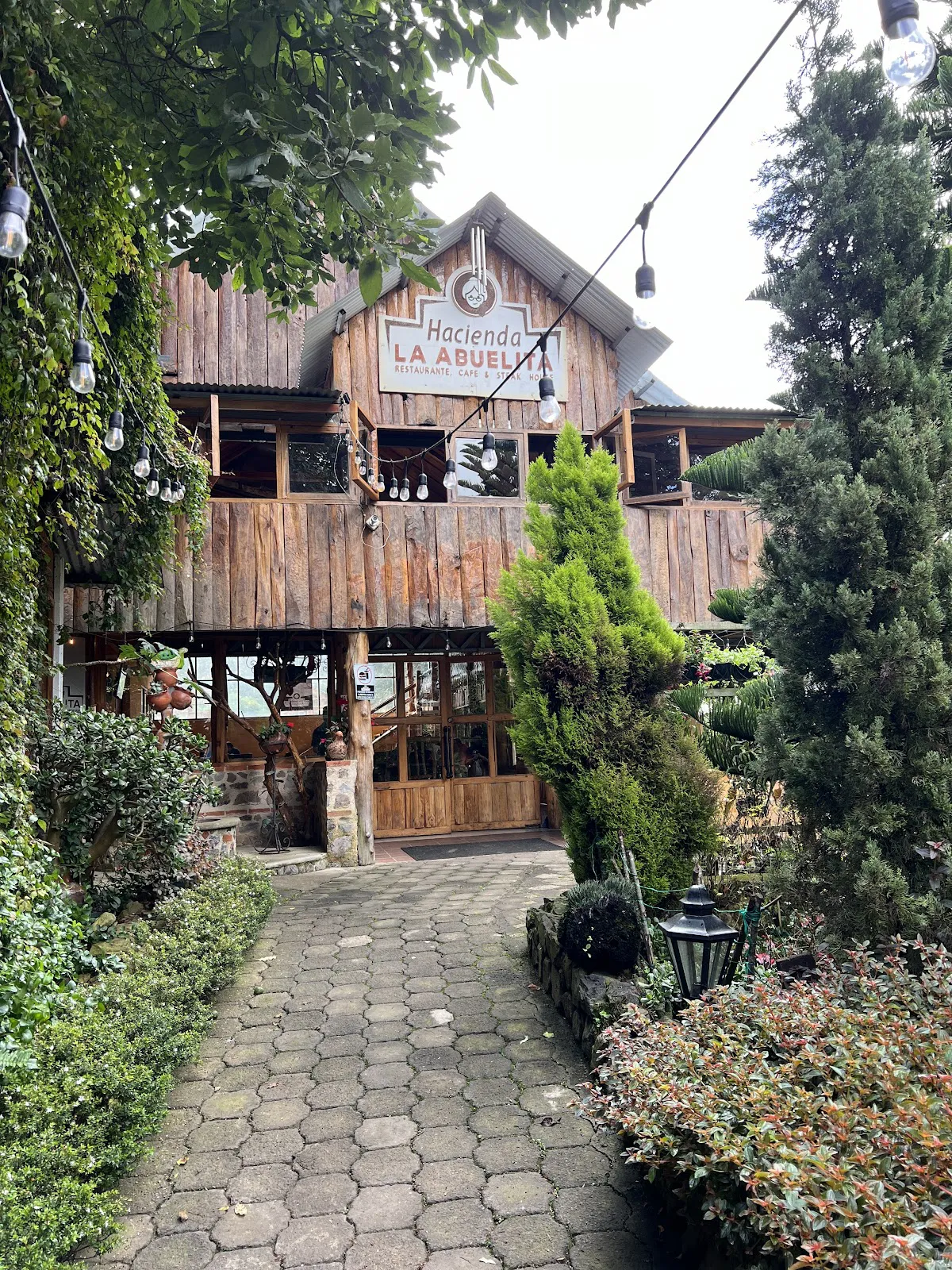 Discover Restaurante Hacienda La Abuelita in San Lucas - San Lucas Sacatepéquez, Sacatepéquez - Photo 3