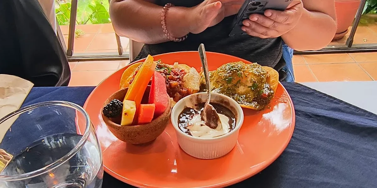 Restaurante La Santa: Comida Deliciosa en Antigua