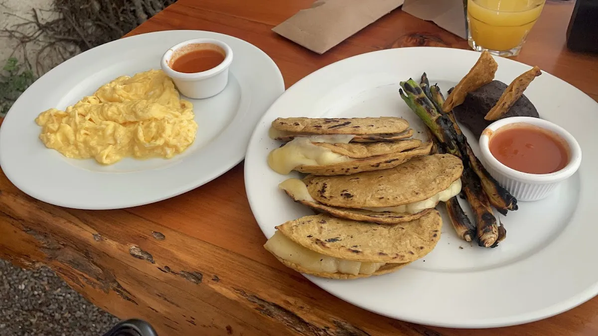 Savor Authentic Guatemalan Flavors at Restaurante MUU - Ciudad de Guatemala, Guatemala - Photo 2