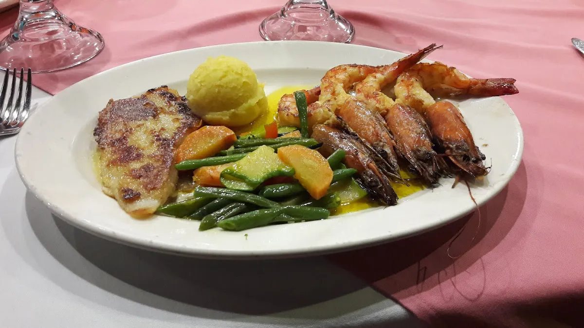 Discover the Flavors at Restaurante Puerto Barrios - Guatemala City, Guatemala Department - Photo 2