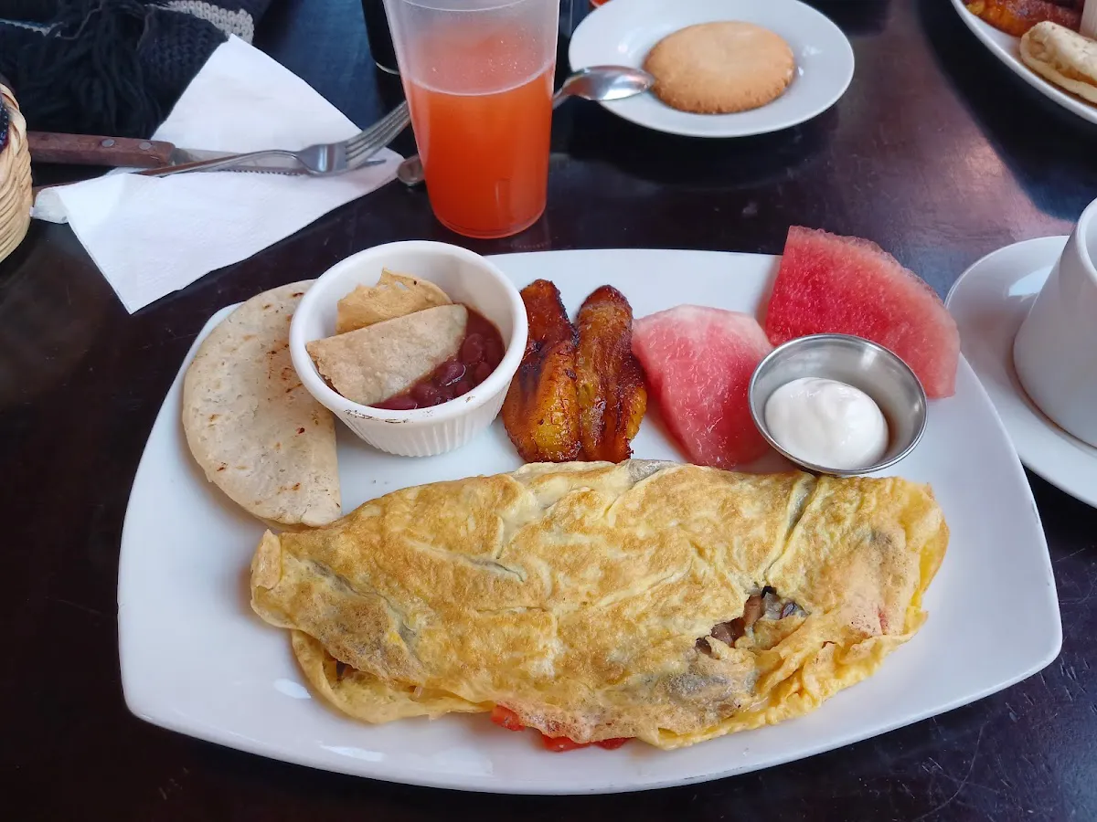 Discover the Charm of Restaurante Rancho Rodríguez - Salcajá, Quetzaltenango - Photo 3