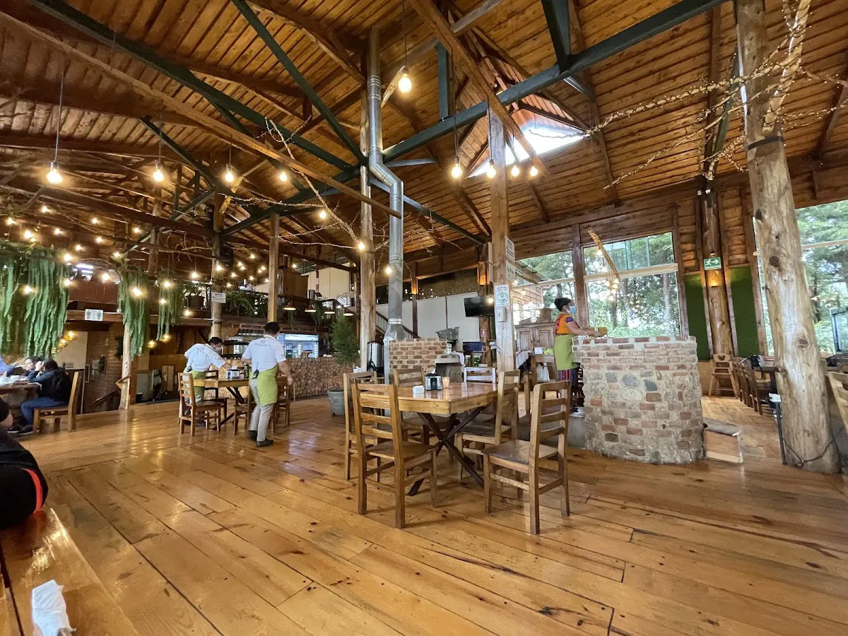 Discover Restaurante Vista Bella: A Guatemalan Gem - Ciudad de Guatemala, Chimaltenango - Photo 4