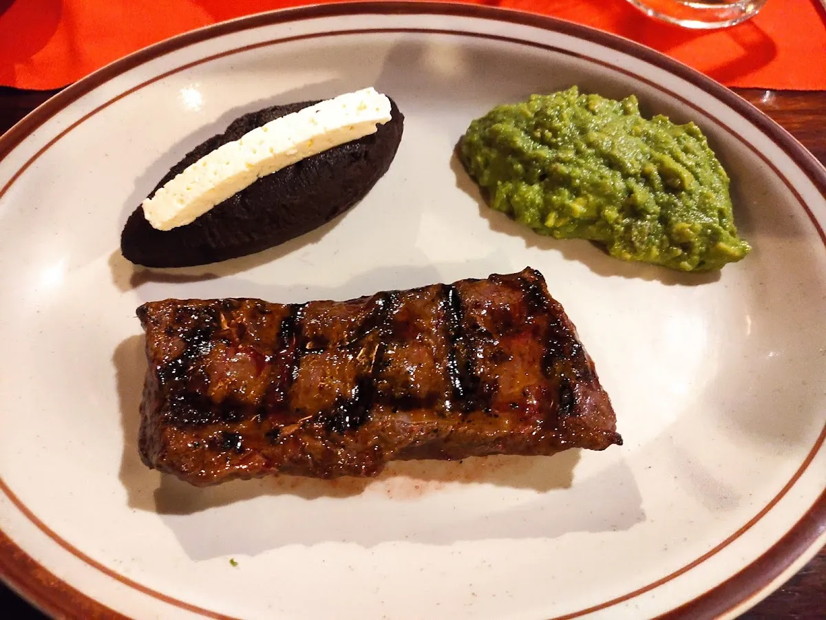 Don Max: La Pasión por la Sal Negra de Guatemala