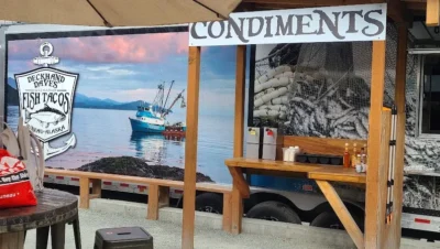 Restaurante Deckhand Dave's Fish Tacos en Juneau