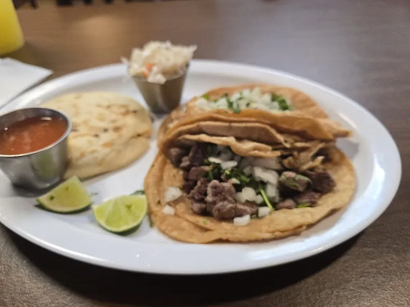 Restaurante Pupusas y Antojitos Helen en Pittsburgh