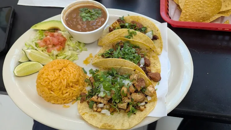 Interior de Amigos 70th Street