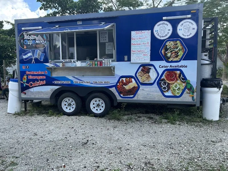 Interior de Antojitos Chapines Food Truck