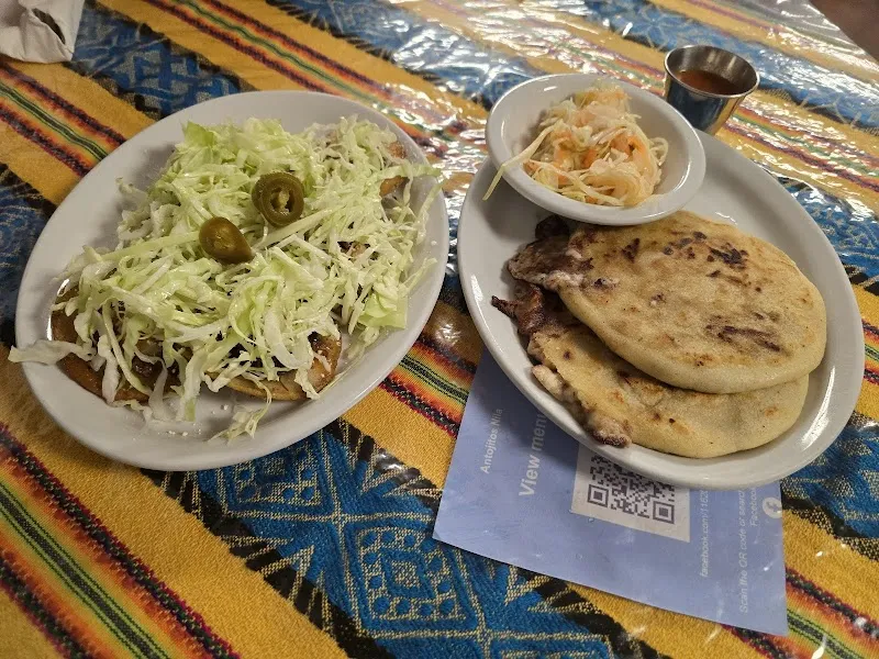 Interior de Antojitos Nila
