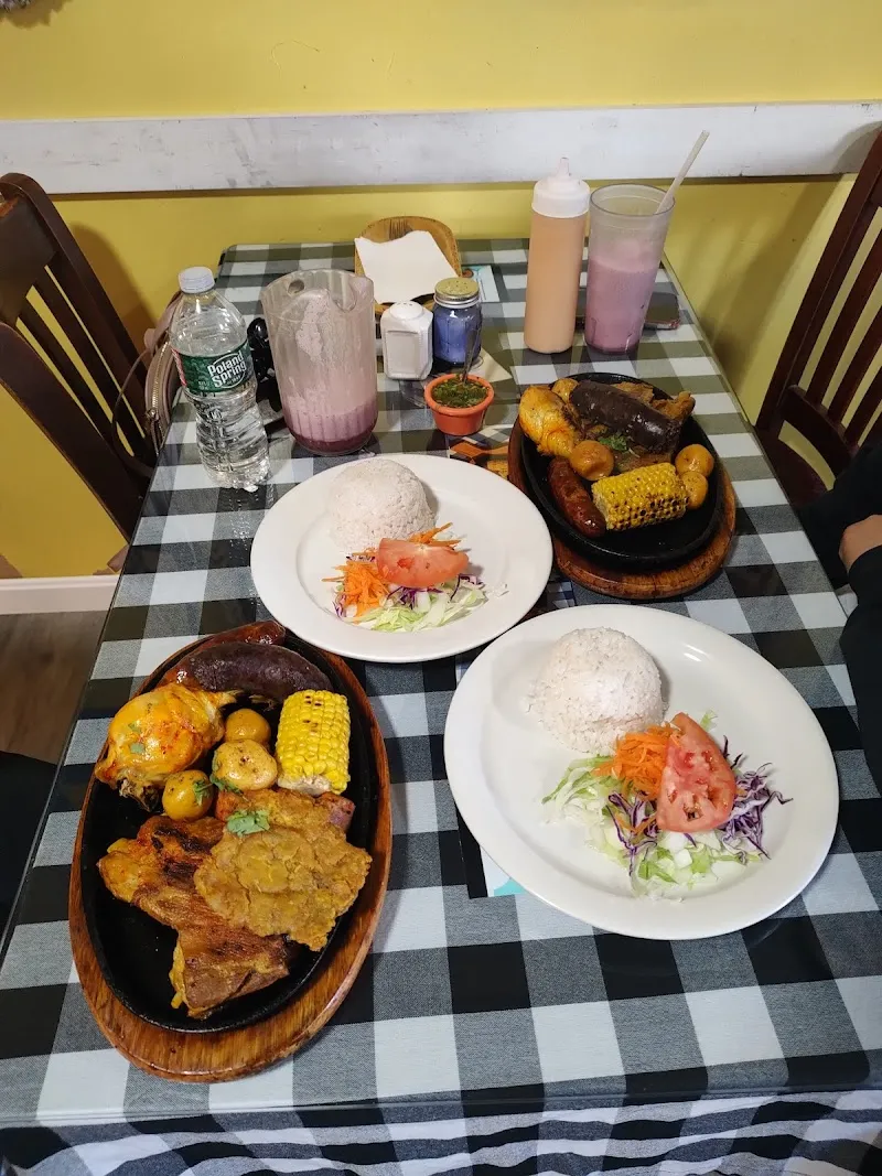 Interior de Asados Dona Flor