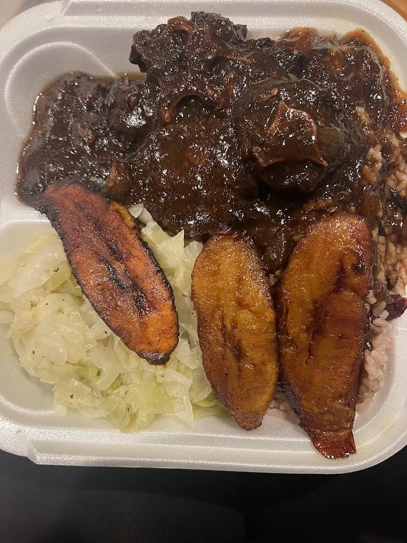 Interior de Caribbean Authentic Cuisine