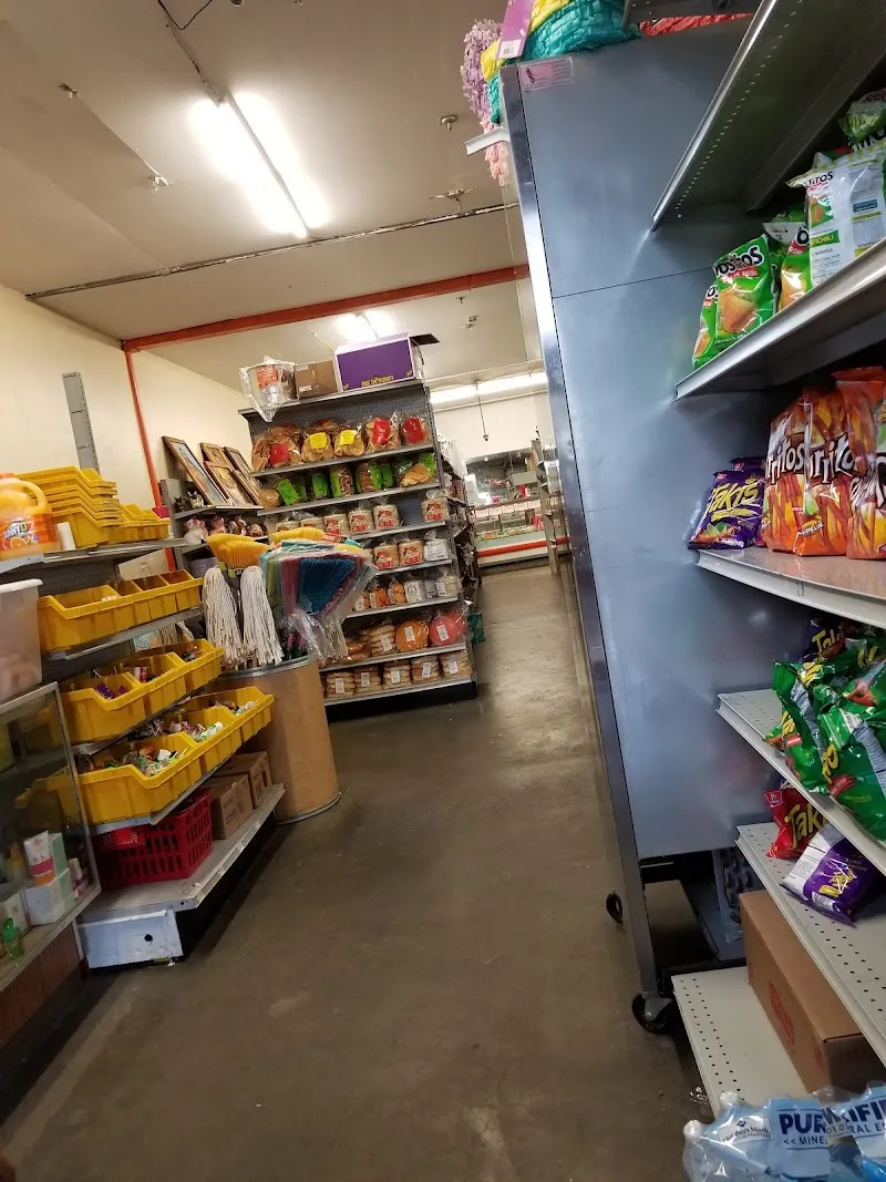 Interior de Carniceria Aguililla
