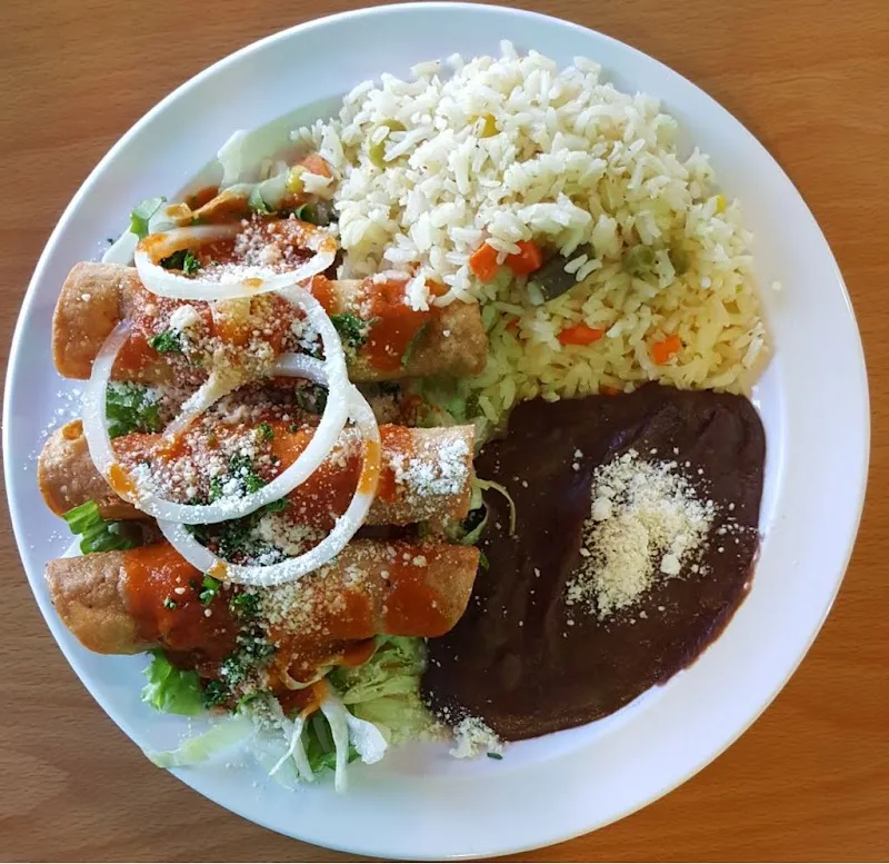 Interior de Casa Chapina Restaurant | Guatemalan