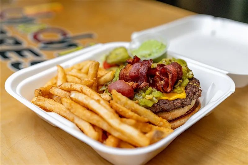 Interior de Chachi's Express Pick-Up Catering
