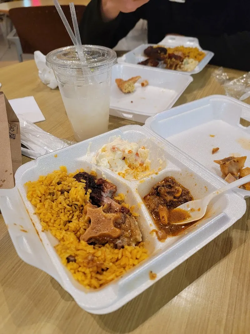 Interior de Cibao Kitchen Pheasant Lane Mall
