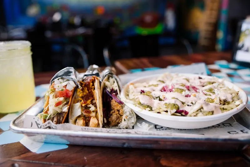 Interior de Condado Tacos