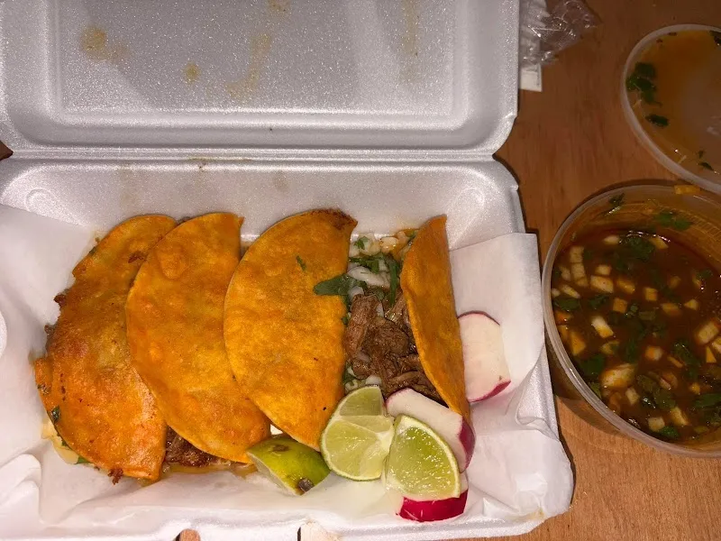 Interior de El Chapincito Food Truck (4)