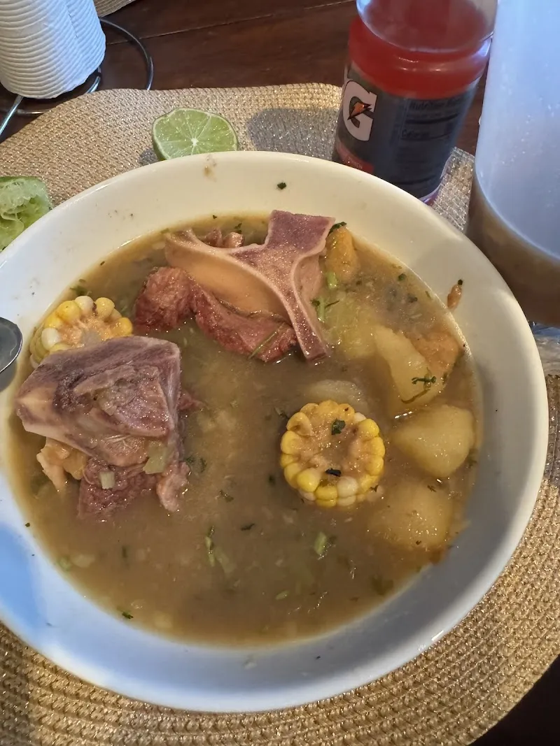 Interior de El Punto Paisa