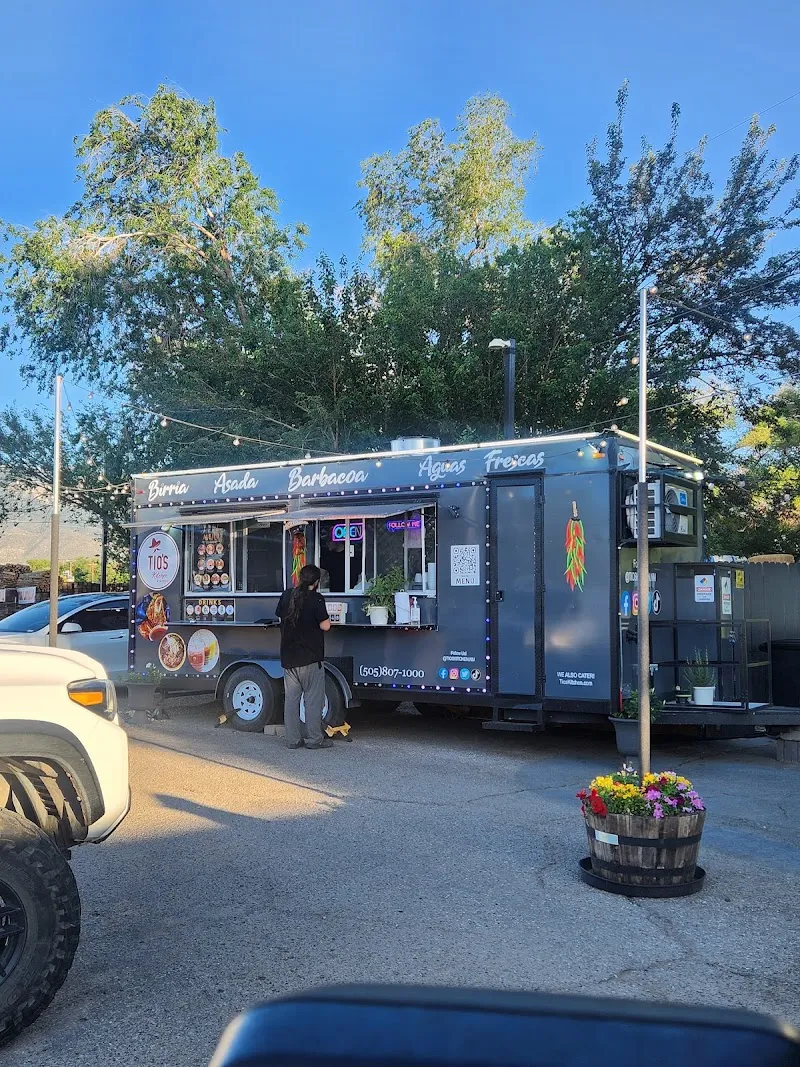 Interior de Food Truck Tio’s Kitchen & Catering