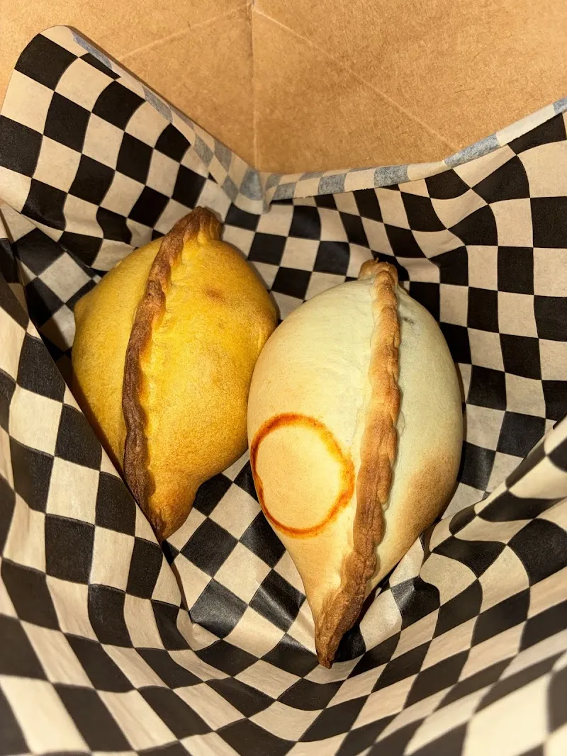 Interior de GR’s Empanada House