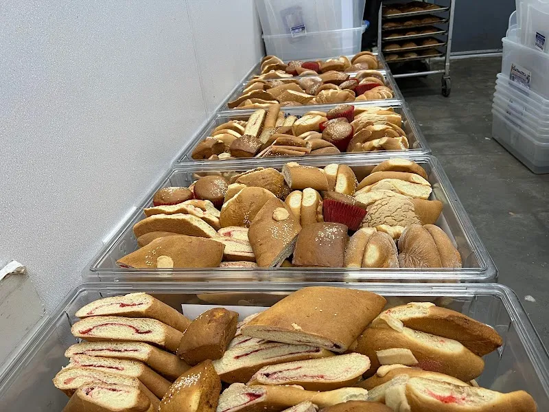 Interior de Guatemalteca Panaderia y Restaurante