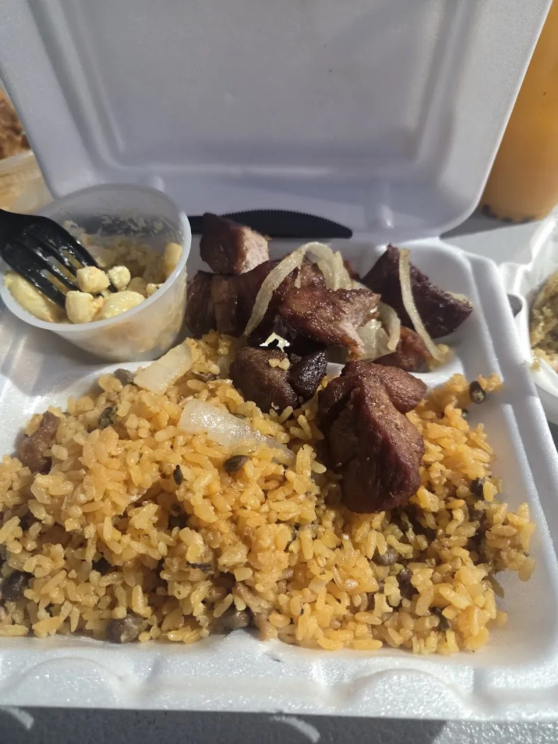 Interior de Gustito Boricua