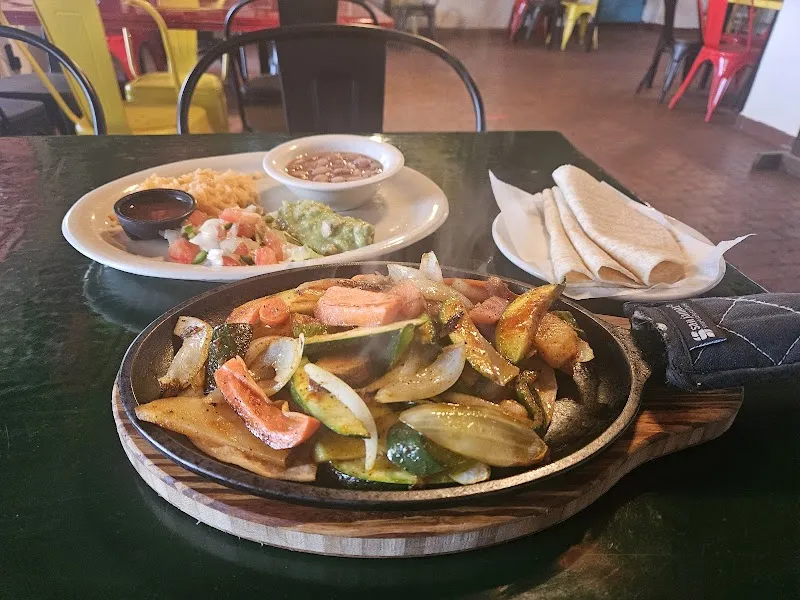 Interior de Habanero's Fresh Mex